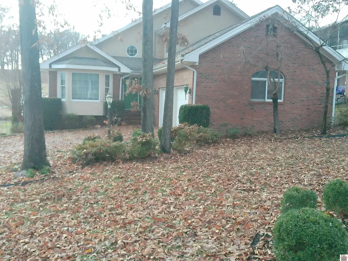 1105 Lakeview Dr, Paducah, KY 42003 - Image #1