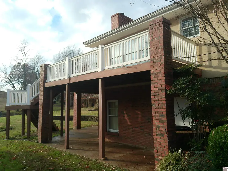 1105 Lakeview Dr, Paducah, KY 42003 - Image #3