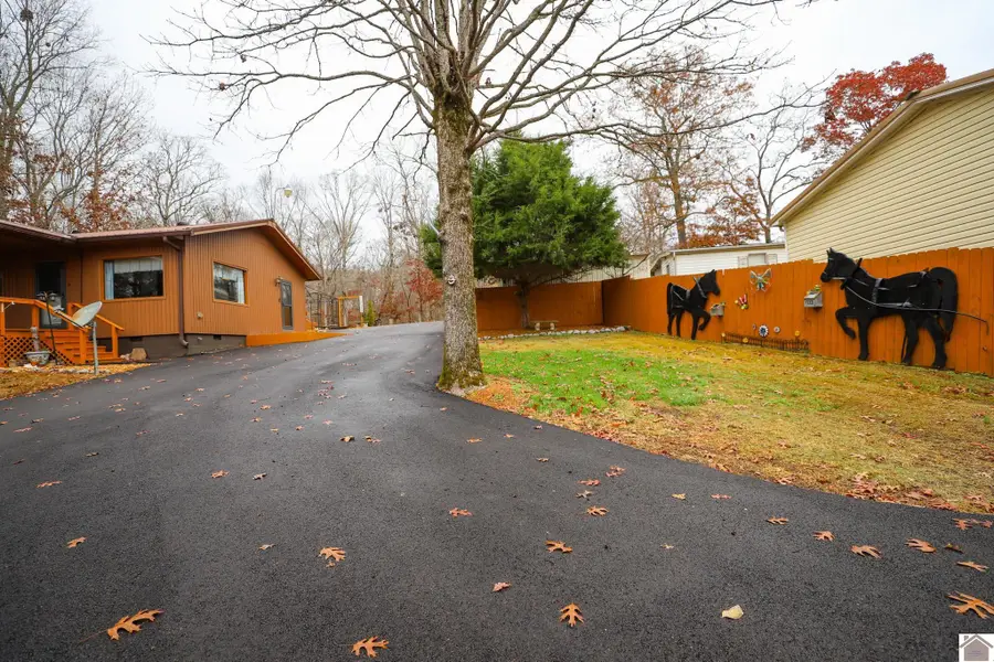 396 Shoreline Drive, New Concord, KY 42076 - Image #3