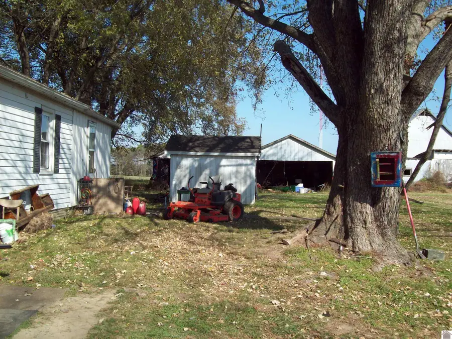 2306 Monkeys Eyebrow Rd, La Center, KY 42056 - Image #2