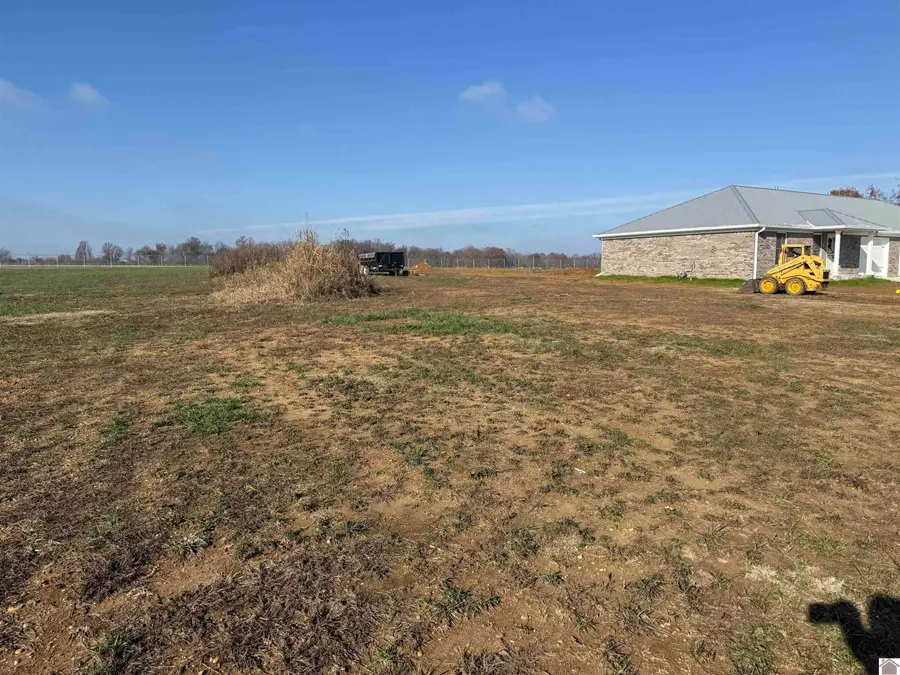 513 Twin Hills Rd, Mayfield, KY 42066 - Image #2