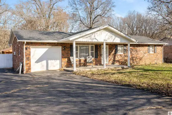 2056 Knob Hill Dr, Paducah, KY 42003