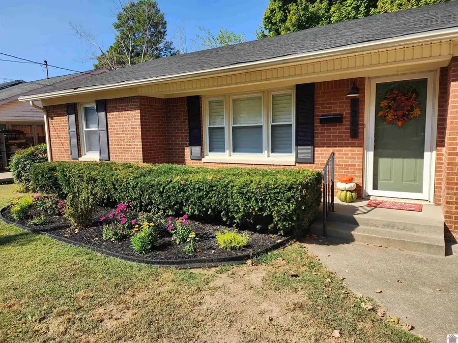 1303 Hilltop Dr, Mayfield, KY 42066 - Image #2