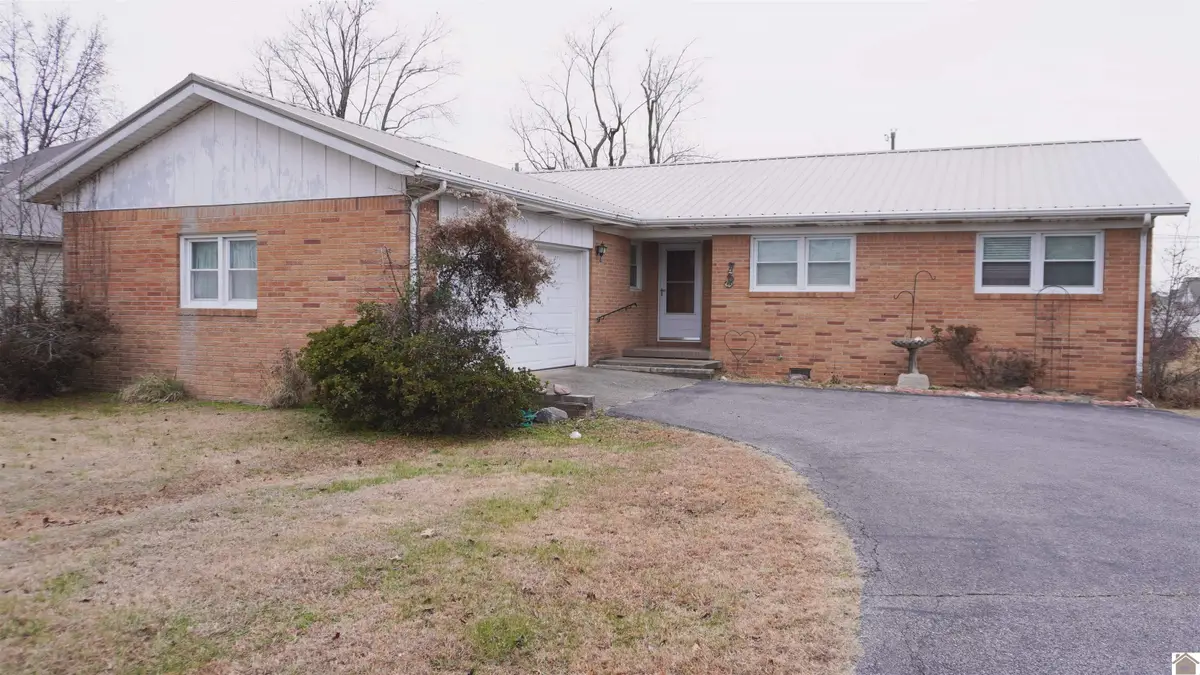 13 Kenwood Dr, La Center, KY 42056 - Image #1