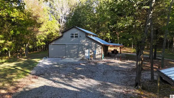84 Gilstrap Rd., Morgantown, KY 42261