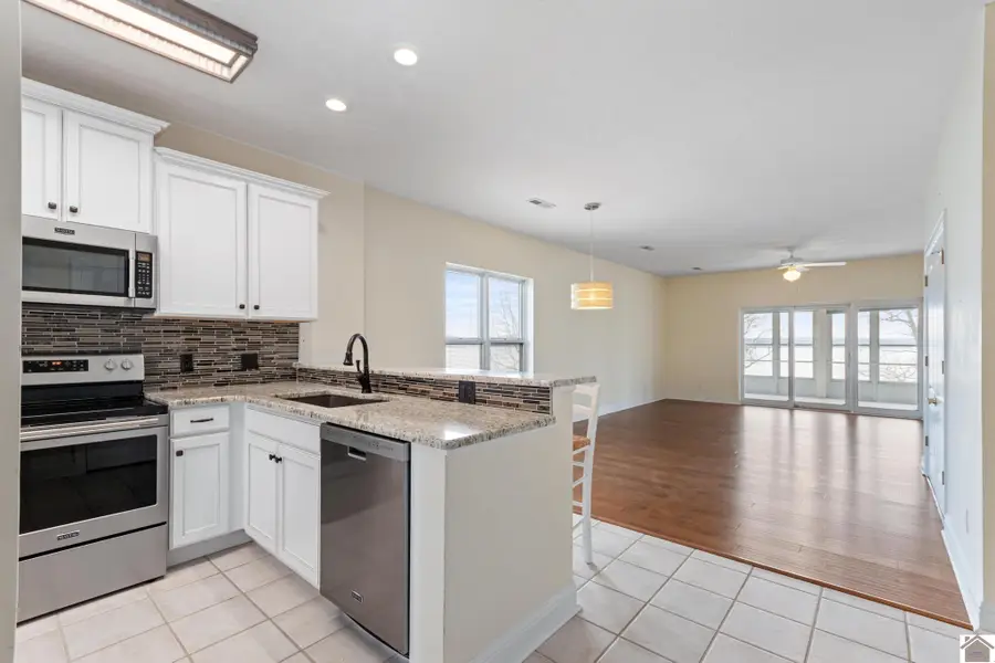 572 Moon Bay Drive Unit #5, Kuttawa, KY 42055 - Image #3