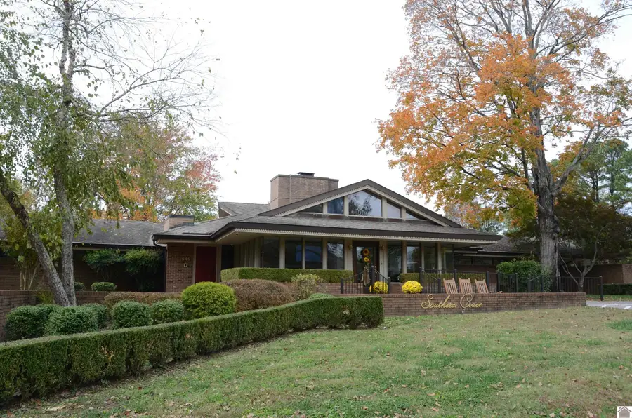 549 Robertson Road South, Murray, KY 42071 - Image #2