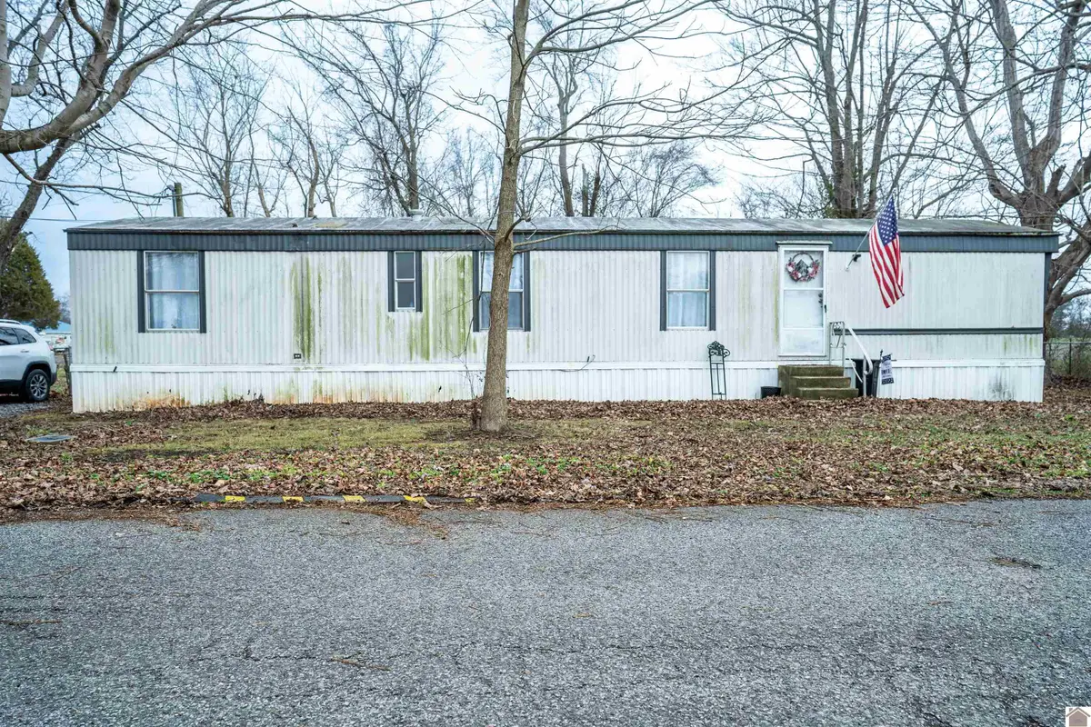 115 W Graham St, Fredonia, KY 42411 - Image #1