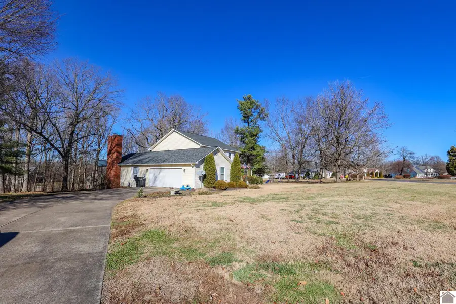 735 Christa Dr, Paducah, KY 42003 - Image #2