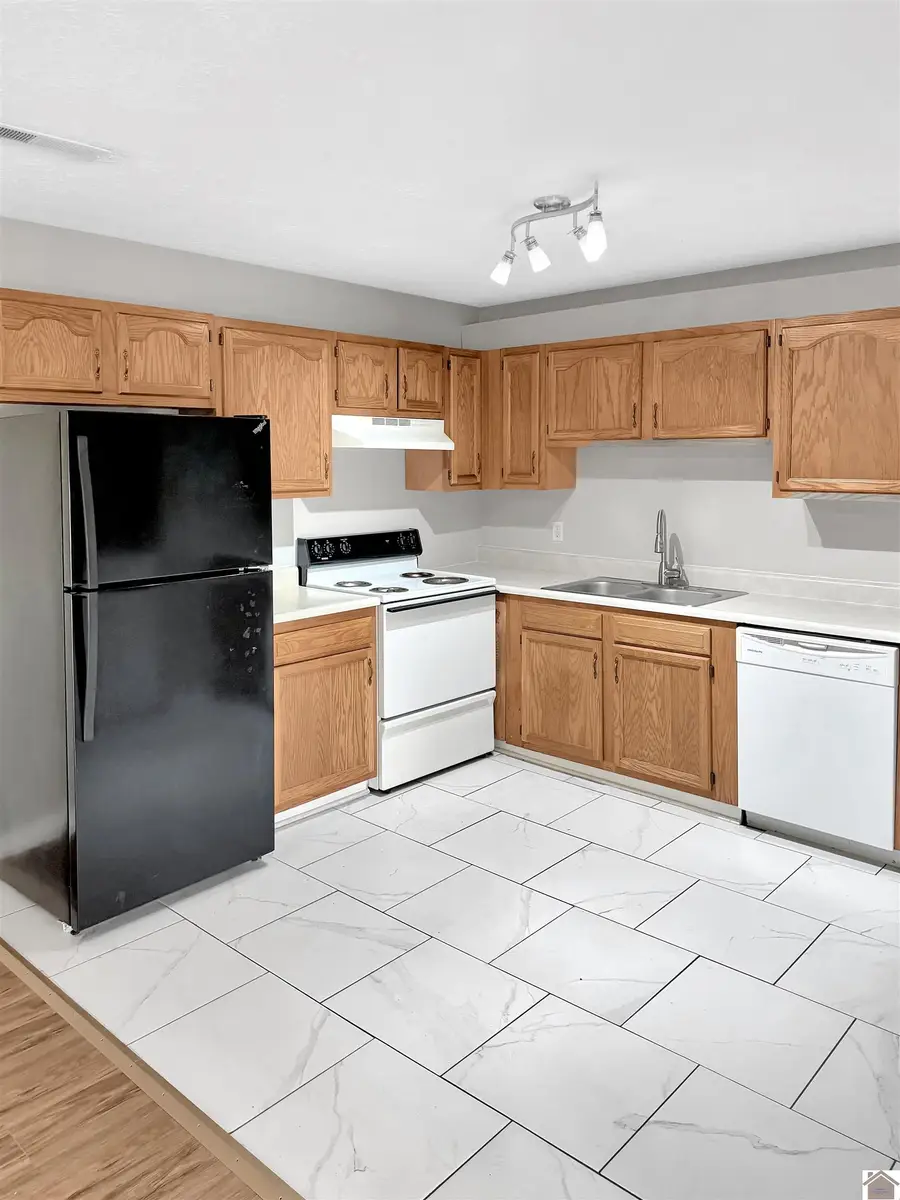 1404 Diuguid Dr, Murray, KY 42071 - Image #3