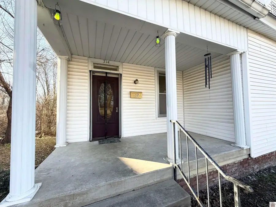 714 N Poplar St, Paris, TN 38242 - Image #2