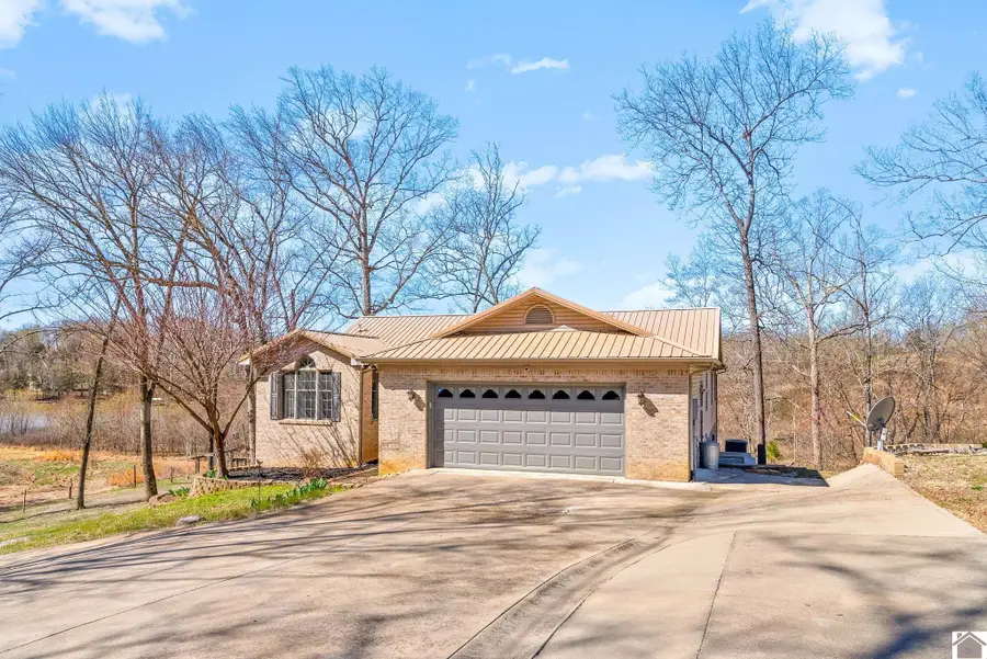 97 Partridge Pt, Cadiz, KY 42211 - Image #2