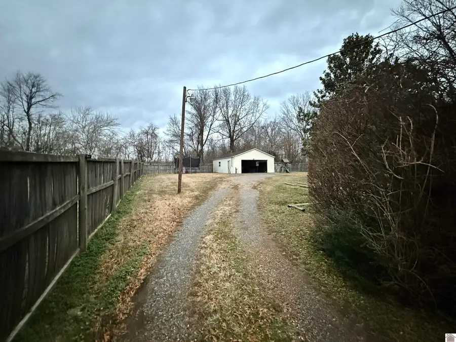 294 Chris Drive, Mayfield, KY 42066 - Image #3