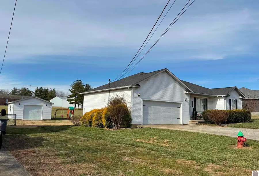 303 Fairview Drive, Mayfield, KY 42066 - Image #2