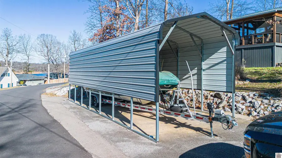 142 Lakeshore Drive, Gilbertsville, KY 42044 - Image #3