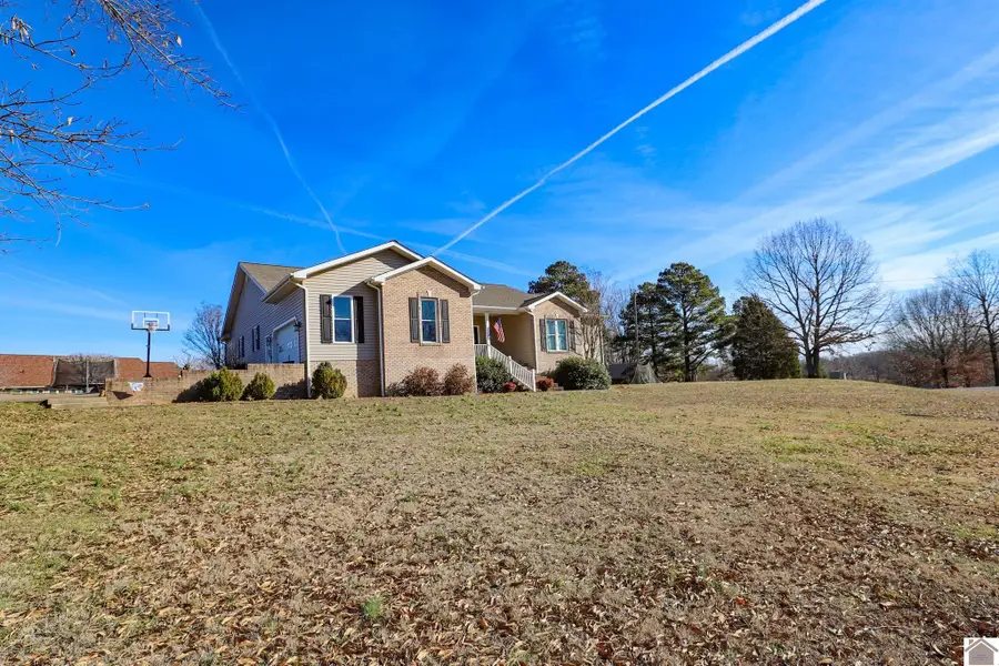 115 Cox Creek Dr, Benton, KY 42025 - #2