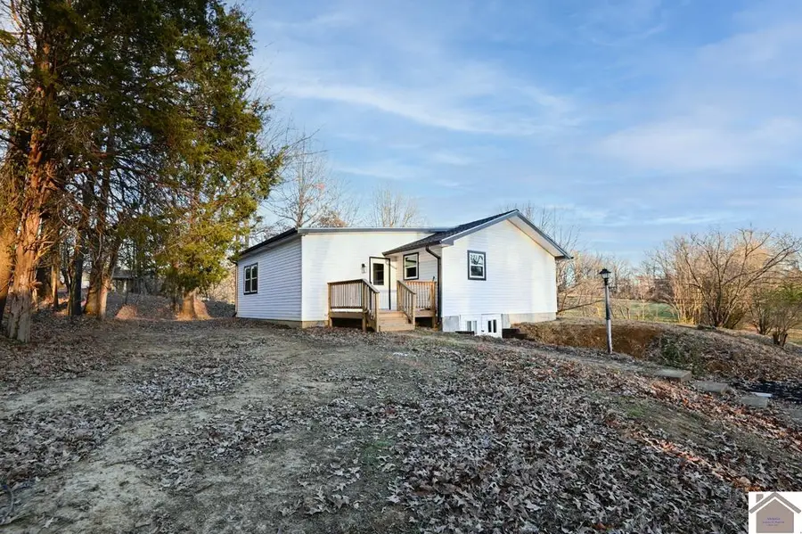4201 Lovelaceville Rd, Paducah, KY 42001 - #2