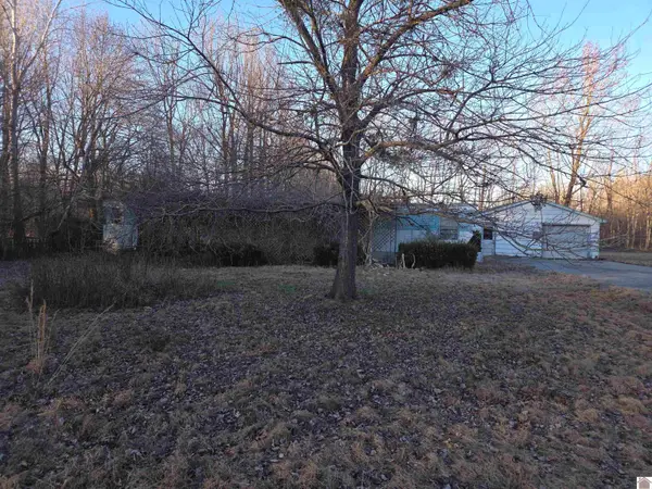 215 Butler Ave, Paducah, KY 42003