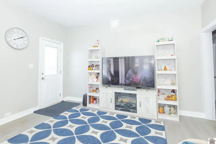 402 W Highland Drive, Fulton, KY 42041 - #3