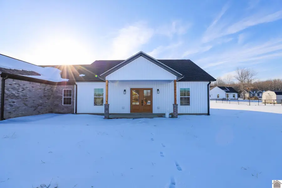 139 Ayly Estates Drive, Mayfield, KY 42066 - #2