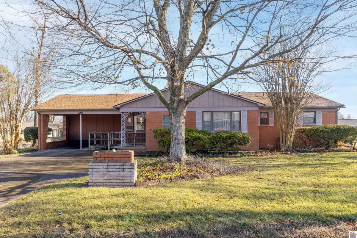 1202 Wilton Ave., Mayfield, KY 42066 - #1