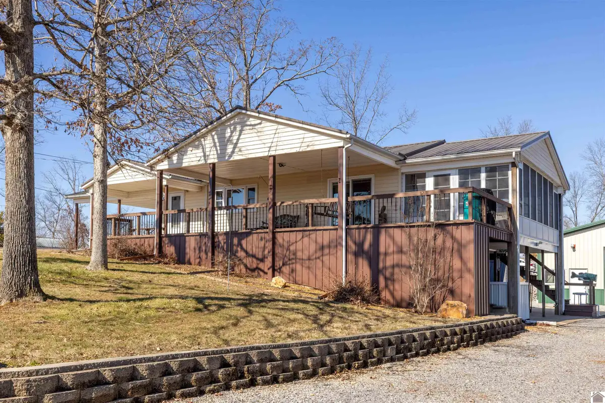 400 Cambridge Shores Dr, Gilbertsville, KY 42044 - #1