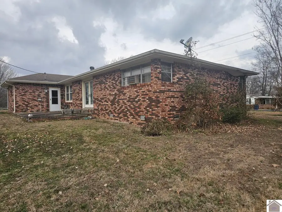 108 E 22nd Street, Benton, KY 42025 - #3