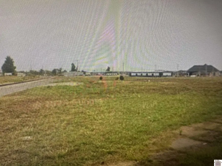 W Broadway, Mayfield, KY 42066 - #3