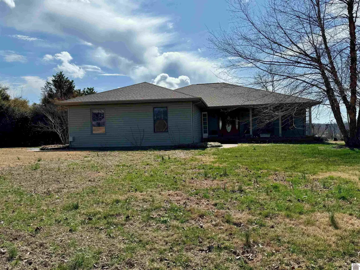 102 Meadowlark Rd, Princeton, KY 42445 - #1