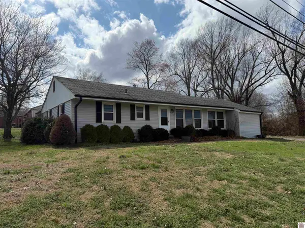 658 E 5th Ave, Calvert City, KY 42029