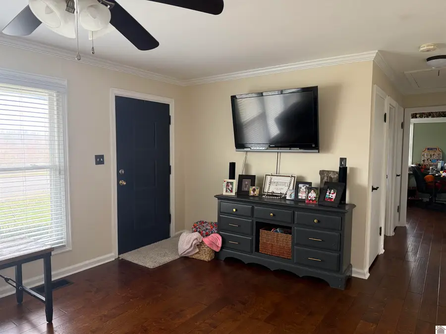 658 E 5th Ave, Calvert City, KY 42029 - #3