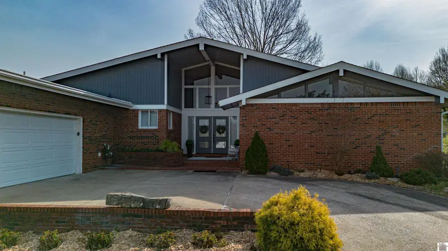 192 Rock Castle Rd, Gilbertsville, KY 42044 - #2