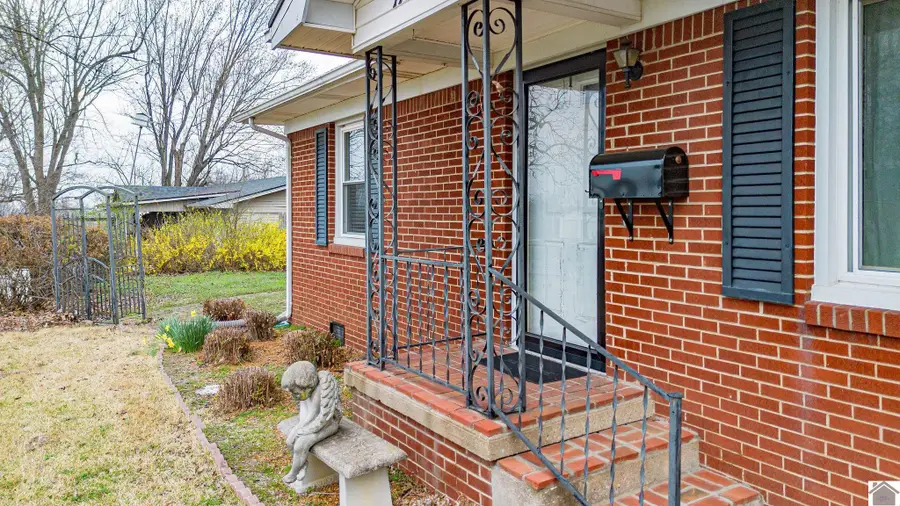 112 Piper Dr., Clinton, KY 42031 - #3