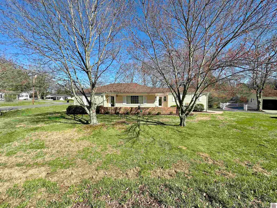 901 Pine Street, Benton, KY 42025 - #2