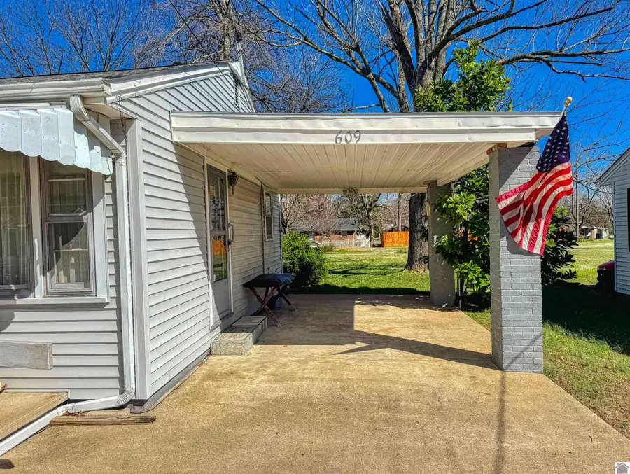 609 S 9th Street, Murray, KY 42071 - #3