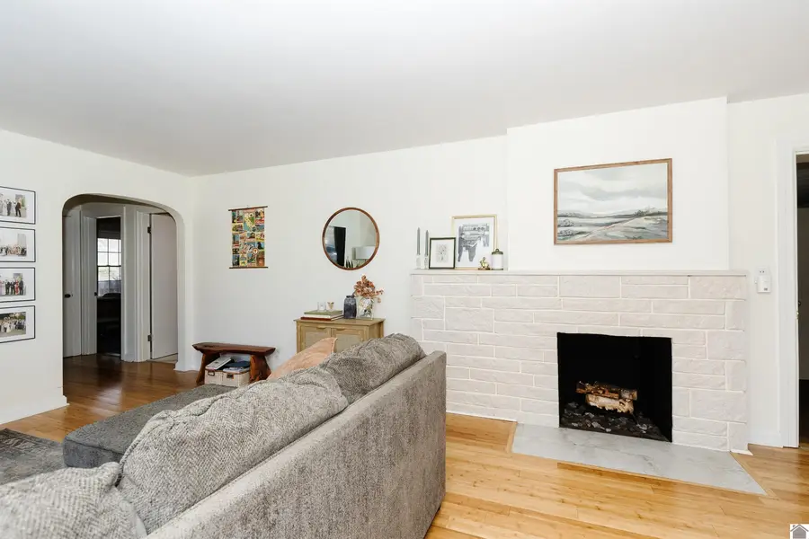 703 Chestnut St, Murray, KY 42071 - #3