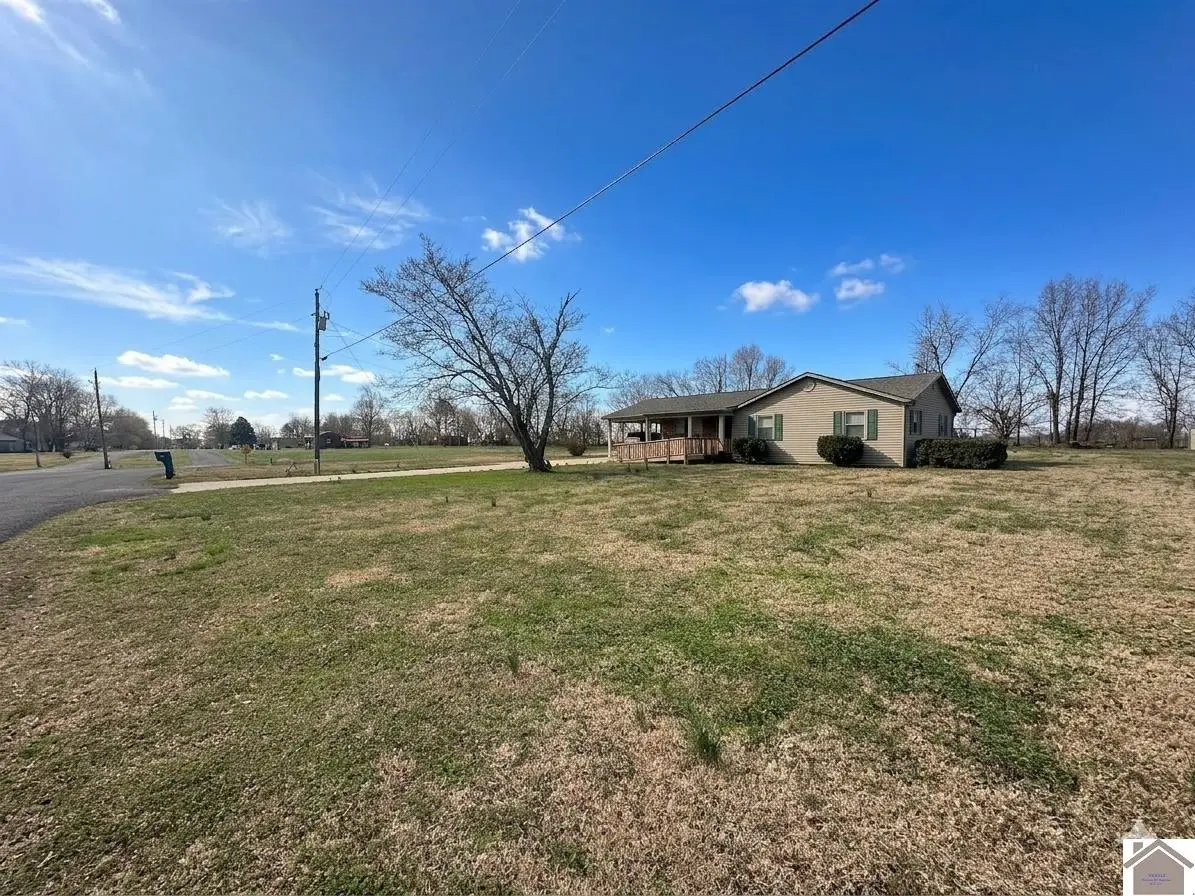 331 Perry, Mayfield, KY 42066 - #1