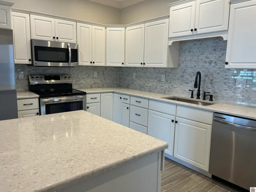 2410 Lakewood Drive, Paducah, KY 42001 - #2