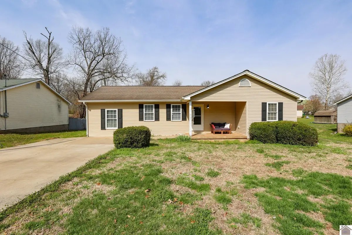 6135 Majestic Oak Dr, Paducah, KY 42003 - #1