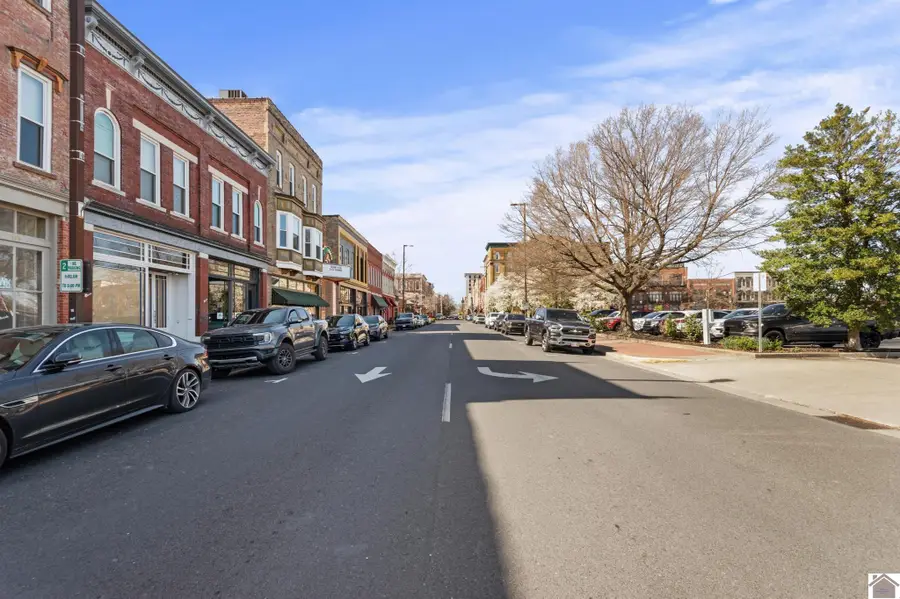 108 Maiden Alley, Paducah, KY 42001 - #2