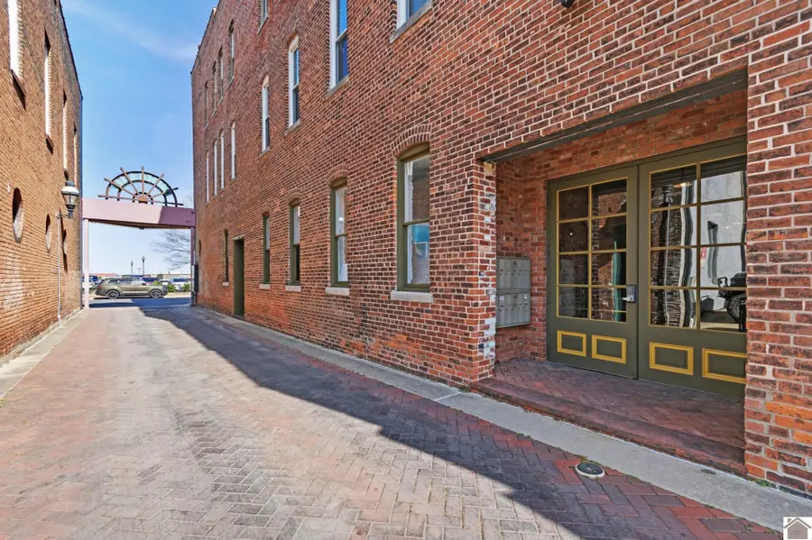 108 Maiden Alley, Paducah, KY 42001 - #3