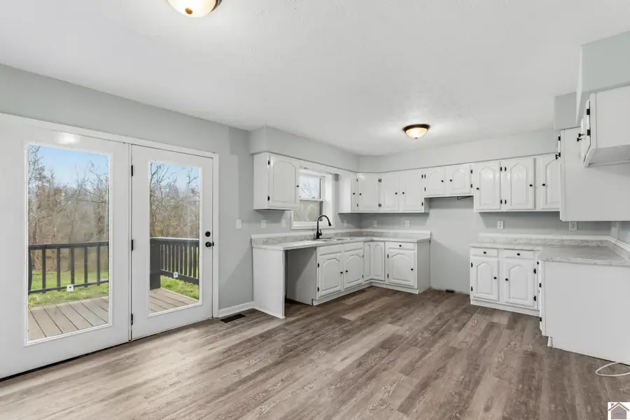 2510 Lov Flo Sta E Rd, Boaz, KY 42027 - #2