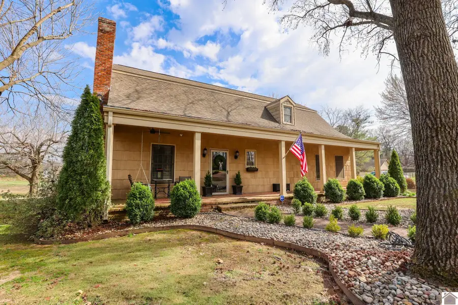 2074 Natchez Ln, Paducah, KY 42001 - #2