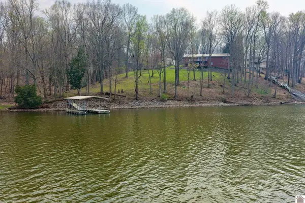 81 Beech Point Dr., Cadiz, KY 42211