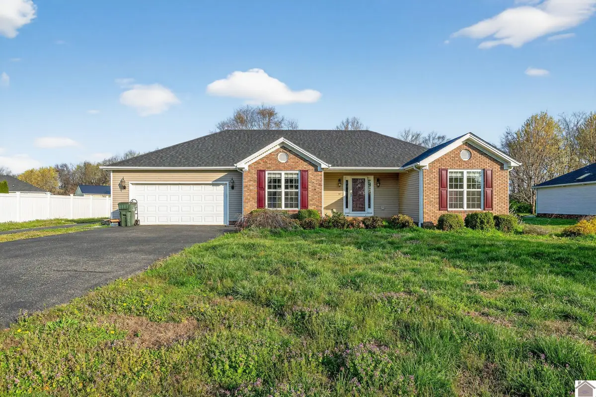 302 Victoria Court, Hopkinsville, KY 42240-0000 - #1