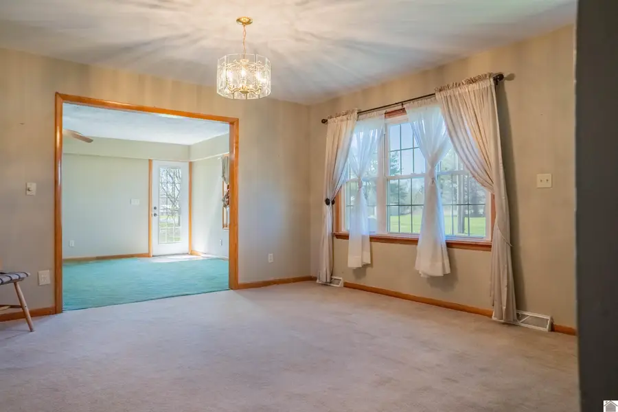 114 Willow St, Fredonia, KY 42411 - #3