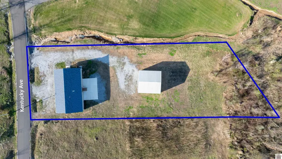 214 Kentucky Ave, Gilbertsville, KY 42044 - #2