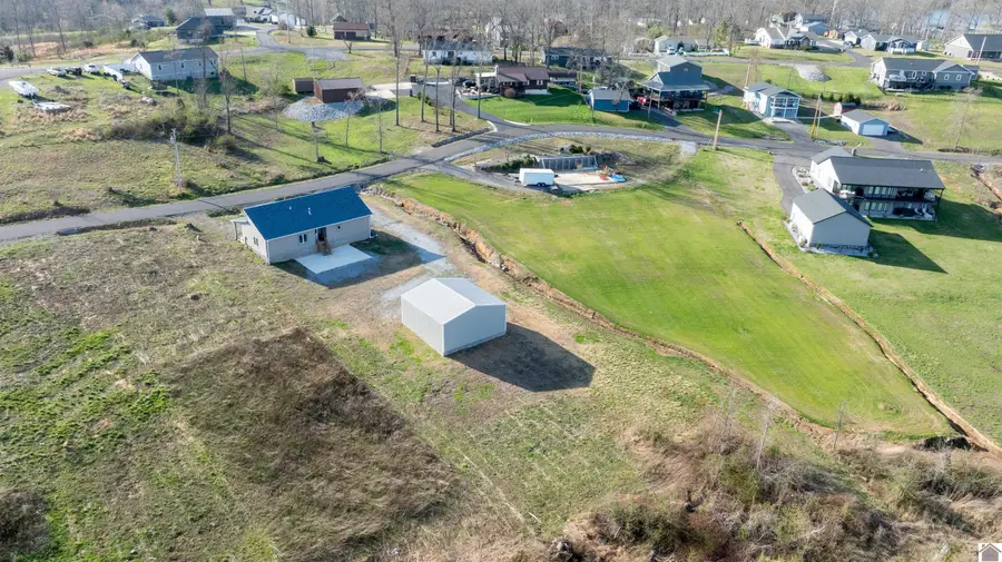 214 Kentucky Ave, Gilbertsville, KY 42044 - #3