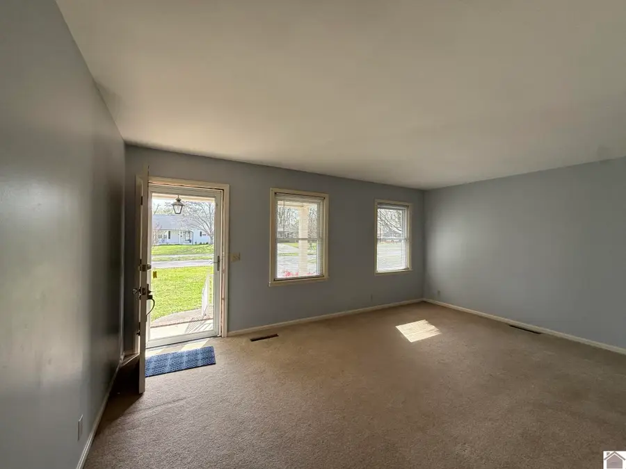 804 Guthrie Drive, Murray, KY 42071 - #2