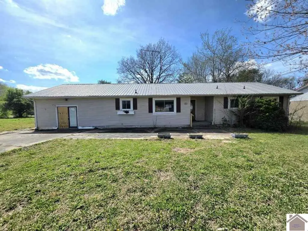 300 4th Street, Hazel, KY 42049 - #1